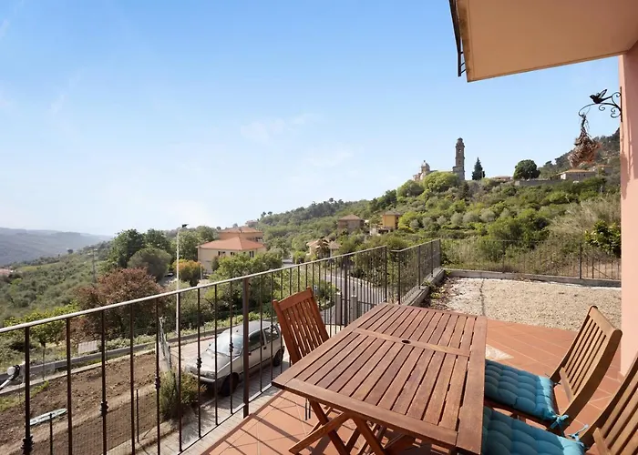 Maison Laura * Diano Borello