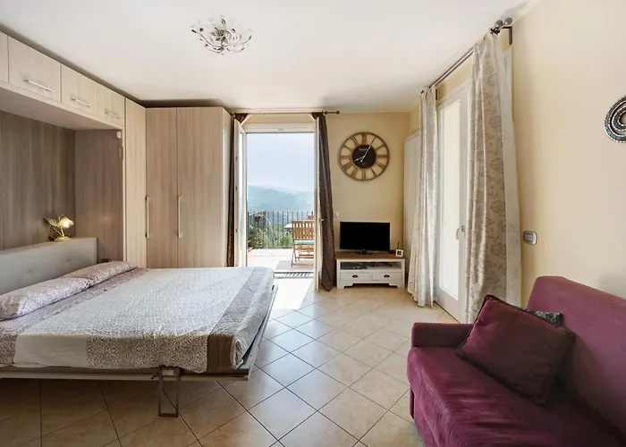 Maison Laura * Diano Borello